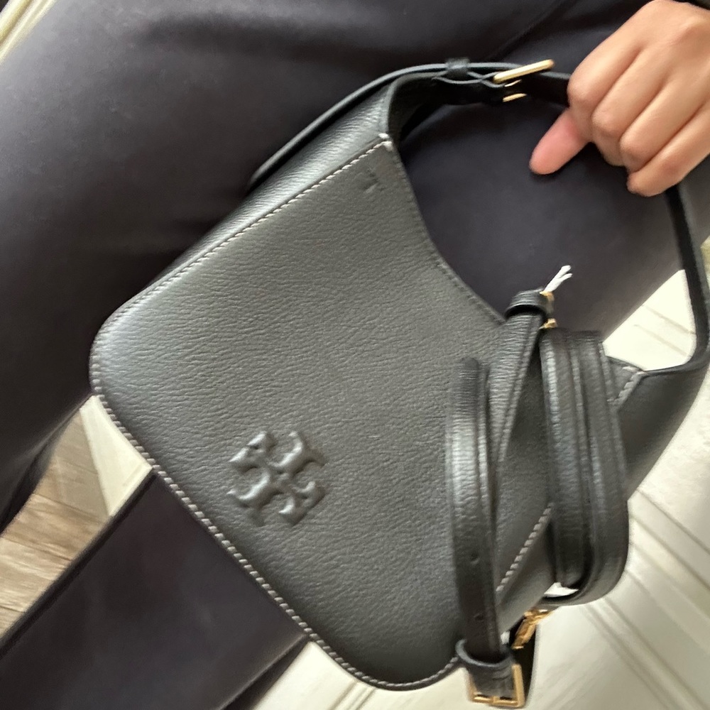 New Tory Burch  SMALL BUCKET BAG - Picture 3 of 6